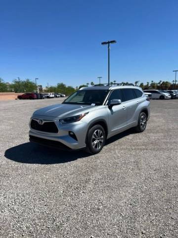 2021 Toyota Highlander Hybrid XLE FWD photo