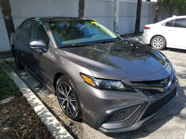 2021 Toyota Camry SE FWD photo