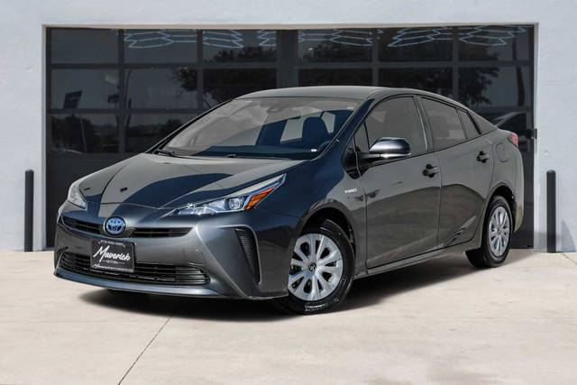 2021 Toyota Prius L Eco FWD photo