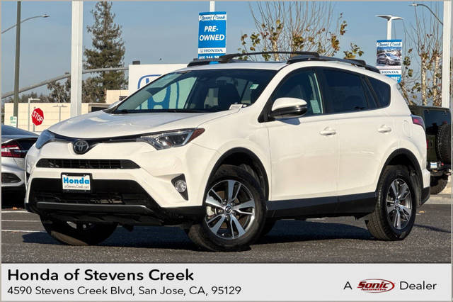 2017 Toyota RAV4 XLE FWD photo