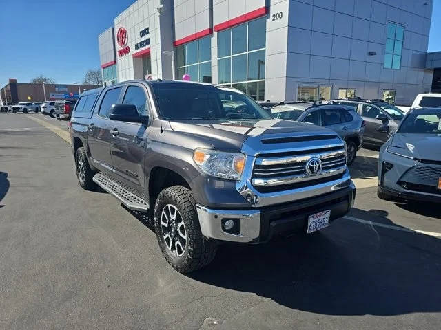 2017 Toyota Tundra SR5 4WD photo