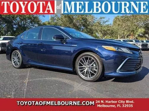 2021 Toyota Camry Hybrid XLE FWD photo