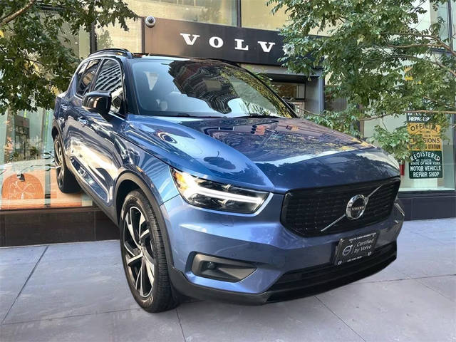 2021 Volvo XC40 R-Design AWD photo