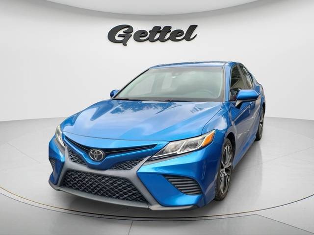 2020 Toyota Camry SE FWD photo