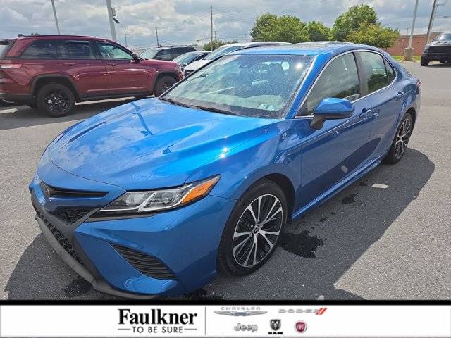 2020 Toyota Camry SE FWD photo