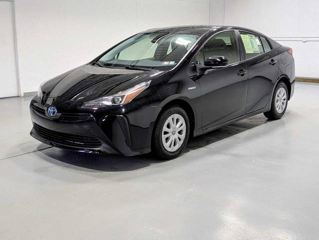 2021 Toyota Prius L Eco FWD photo