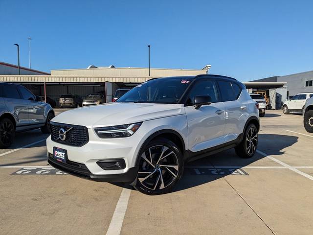 2021 Volvo XC40 R-Design AWD photo