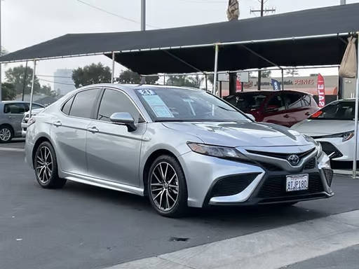 2021 Toyota Camry Hybrid SE FWD photo