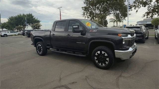 2020 Chevrolet Silverado 2500HD LT 4WD photo