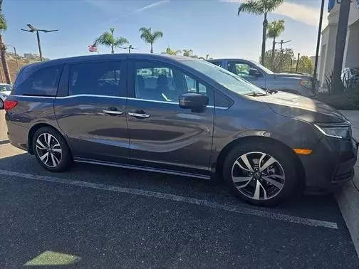 2021 Honda Odyssey Touring FWD photo