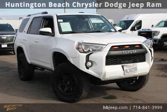 2020 Toyota 4Runner SR5 RWD photo