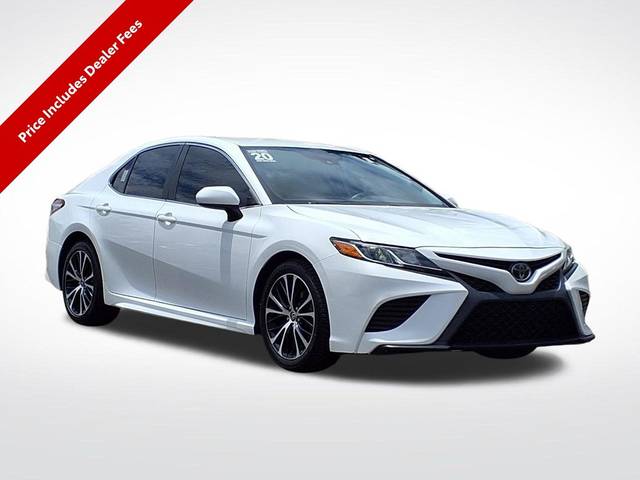 2020 Toyota Camry SE FWD photo