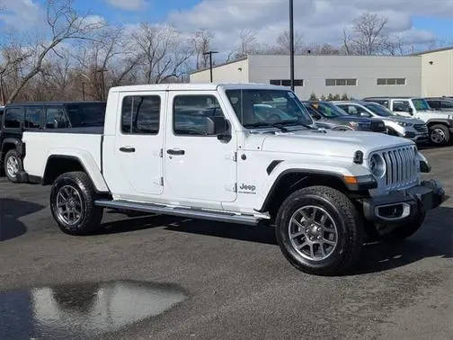 2021 Jeep Gladiator Overland 4WD photo