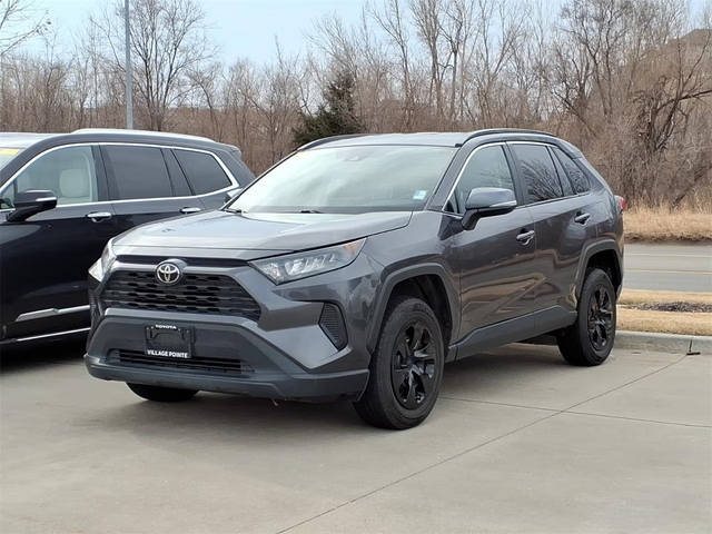 2021 Toyota RAV4 LE AWD photo