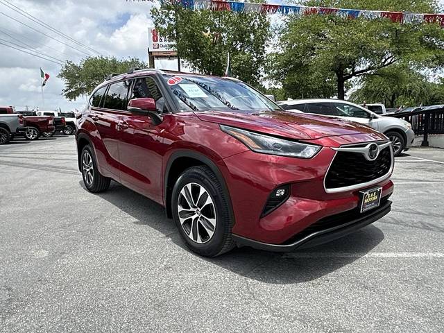 2021 Toyota Highlander XLE FWD photo