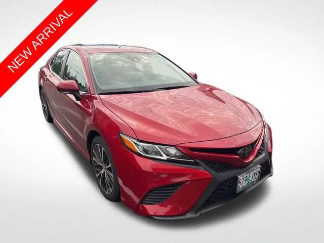 2020 Toyota Camry SE AWD photo