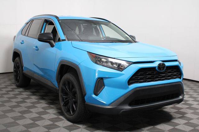 2021 Toyota RAV4 LE FWD photo
