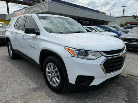 2021 Chevrolet Traverse LS FWD photo