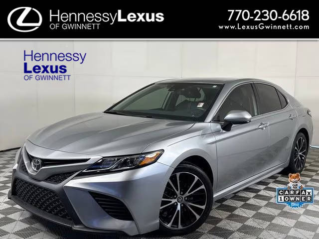 2020 Toyota Camry SE FWD photo