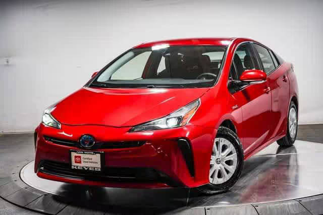 2021 Toyota Prius LE FWD photo