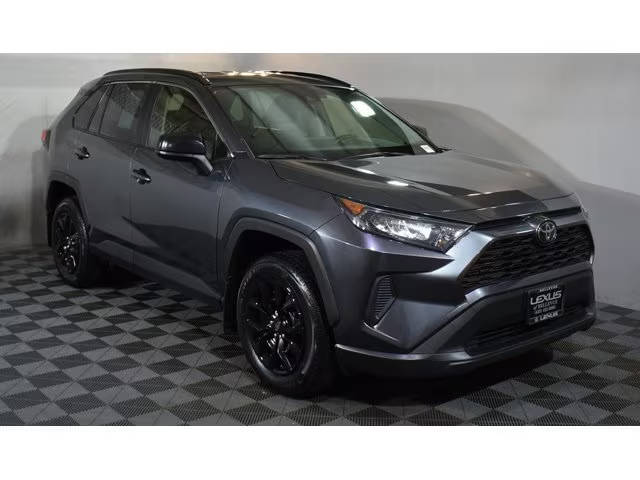 2019 Toyota RAV4 LE AWD photo