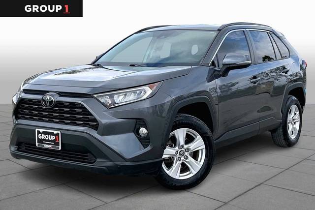 2021 Toyota RAV4 XLE FWD photo