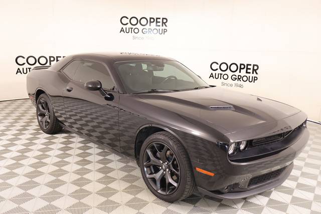 2020 Dodge Challenger SXT RWD photo