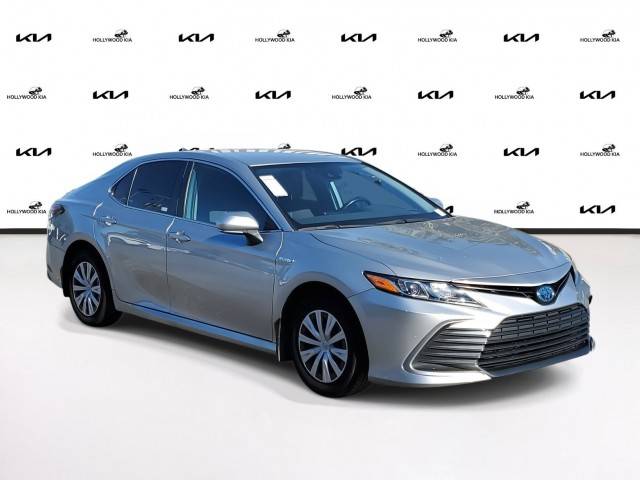 2021 Toyota Camry Hybrid LE FWD photo