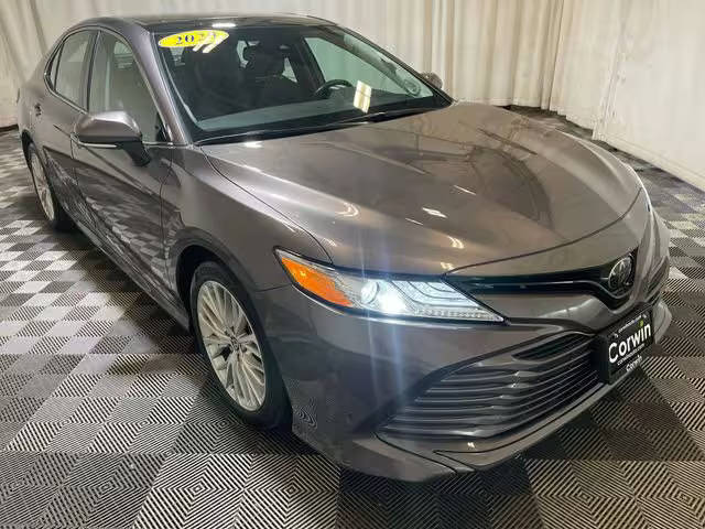 2020 Toyota Camry XLE AWD photo