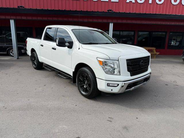 2021 Nissan Titan SV 4WD photo