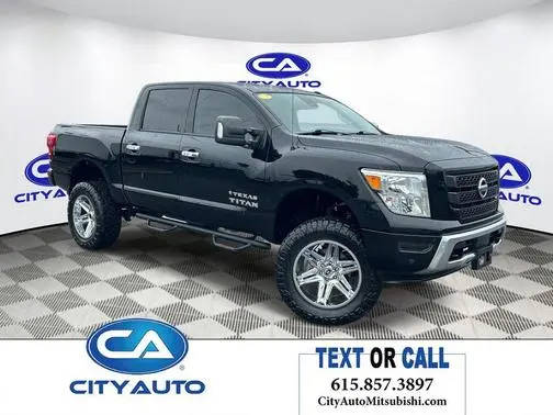 2021 Nissan Titan SV 4WD photo