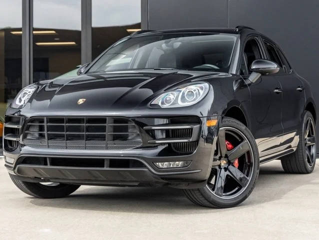 2015 Porsche Macan Turbo AWD photo