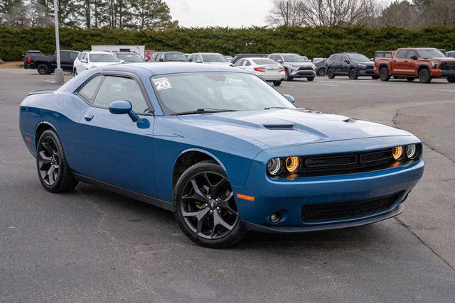 2020 Dodge Challenger SXT RWD photo