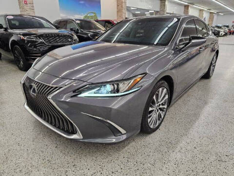 2021 Lexus ES ES 300h FWD photo