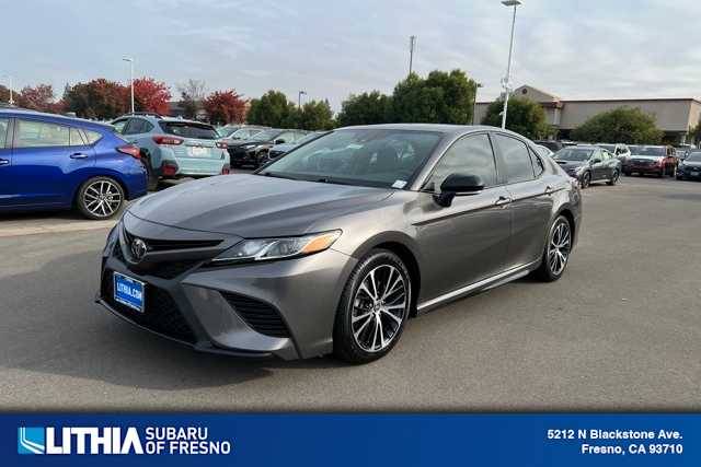 2020 Toyota Camry SE FWD photo