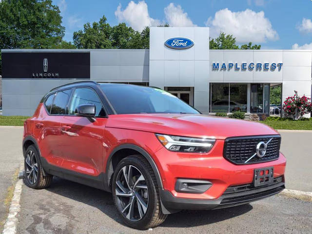 2021 Volvo XC40 R-Design AWD photo