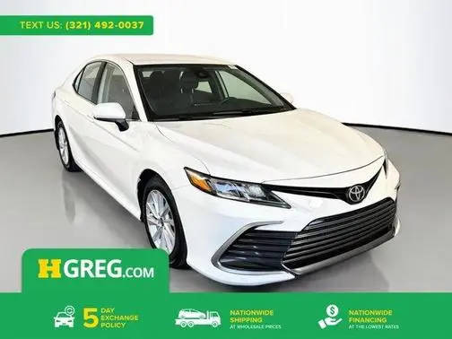 2021 Toyota Camry LE FWD photo