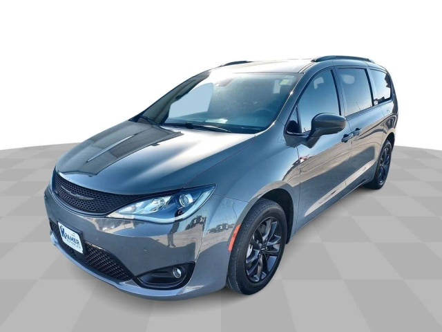 2020 Chrysler Pacifica Minivan Launch Edition AWD photo
