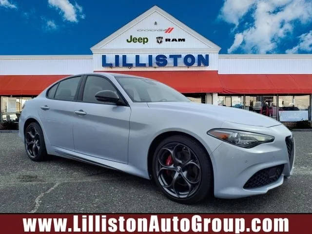 2020 Alfa Romeo Giulia Ti Sport Carbon AWD photo