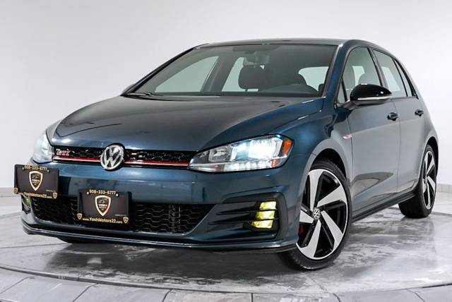2021 Volkswagen Golf GTI S FWD photo