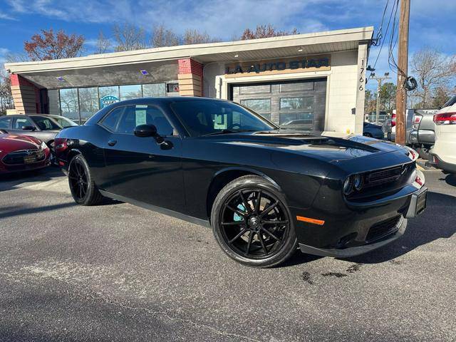 2020 Dodge Challenger SXT RWD photo