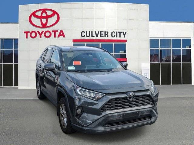 2021 Toyota RAV4 XLE FWD photo