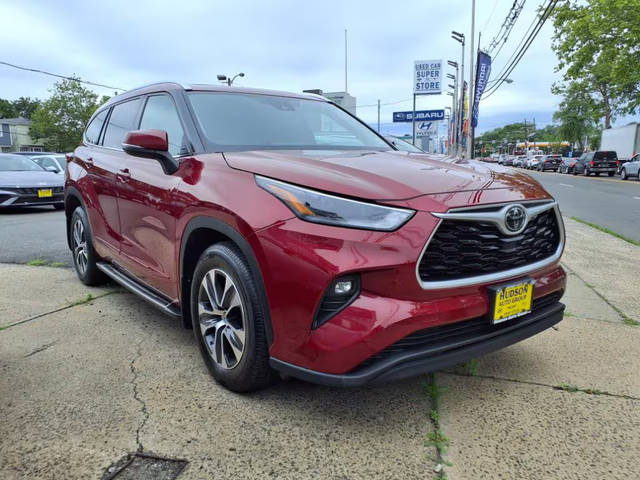 2021 Toyota Highlander XLE AWD photo