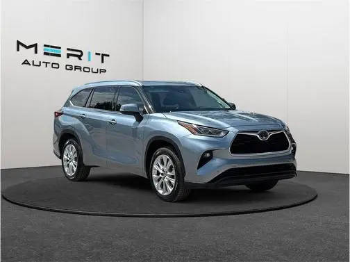 2021 Toyota Highlander Hybrid Limited FWD photo