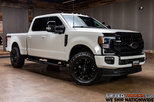 2020 Ford F-250 Super Duty LARIAT 4WD photo