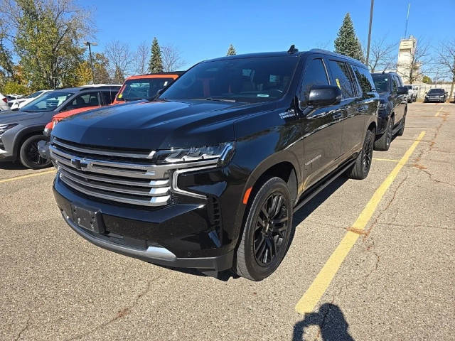 2021 Chevrolet Suburban High Country 4WD photo