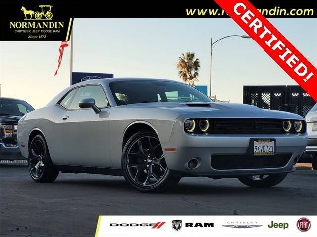 2020 Dodge Challenger SXT RWD photo