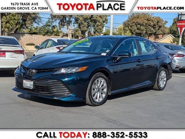 2020 Toyota Camry LE FWD photo