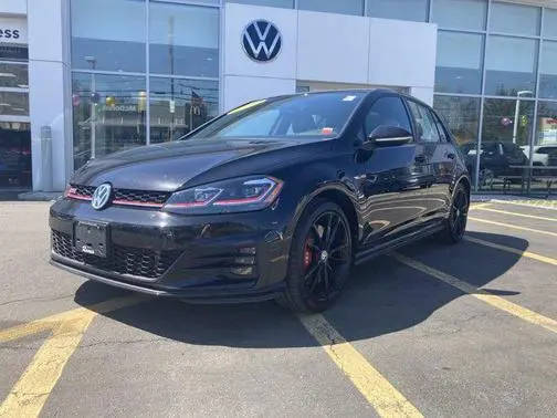 2021 Volkswagen Golf GTI SE FWD photo