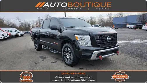 2021 Nissan Titan SV 4WD photo